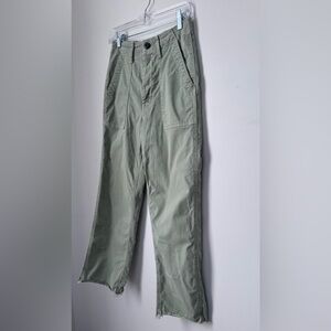 MOTHER patch pocket private ankle fray utility pant - army green 23
